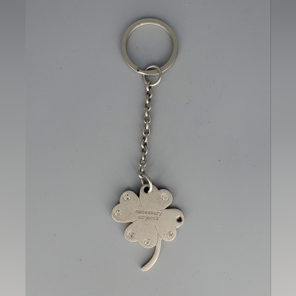 Necessary Objects Lucky Silvertone 4 Leaf Clover Keychain - Picture 1 of 5